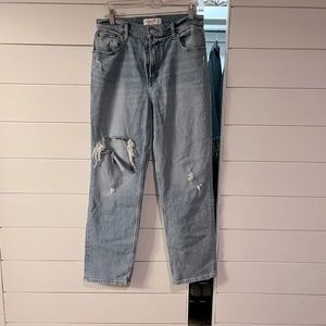 NWOT Abercrombie 90’s Straight Ultra High Rise Jeans